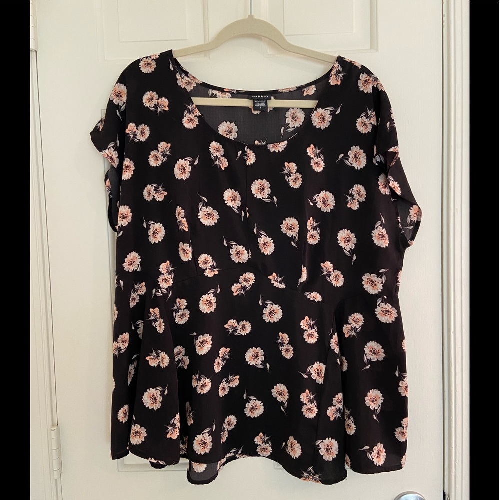Torrid Black with Pink Flowers Top 1X